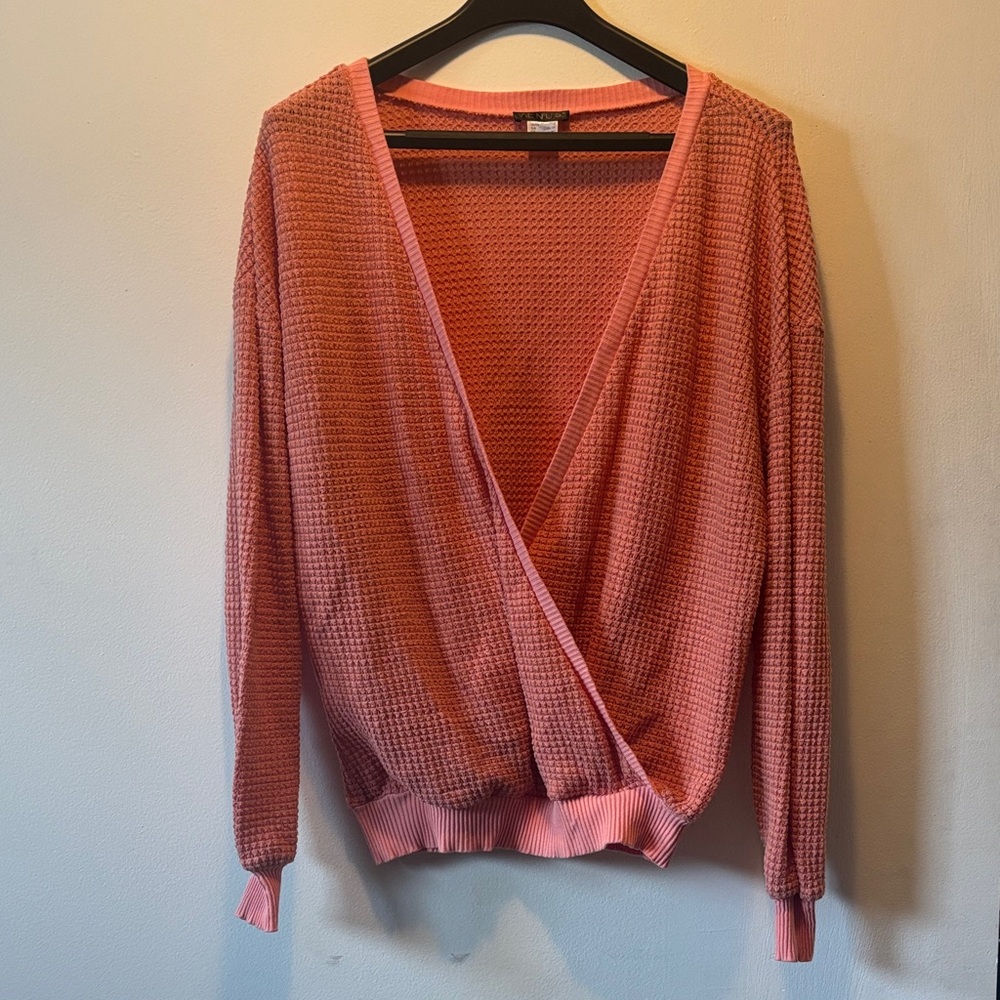 3/$5🌷 VENUS Coral V-Neck Women Sweater